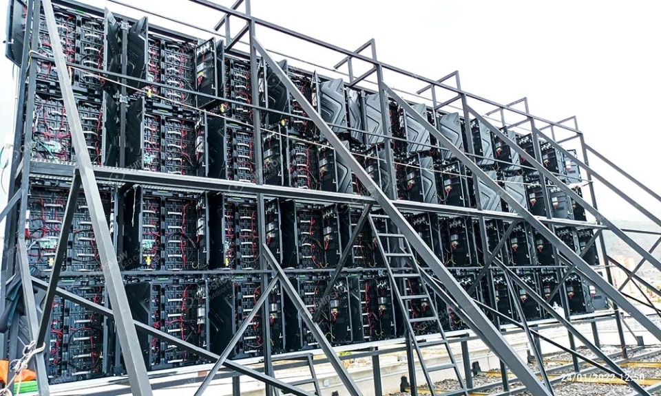 P10-outdoor-LED-advertising-screen2