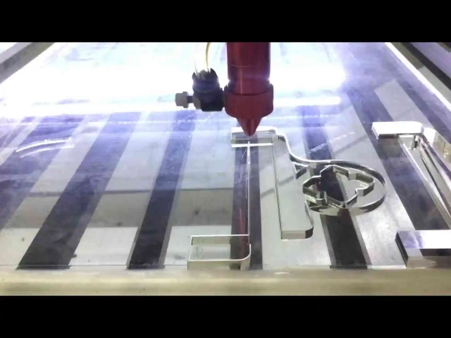 AcylicCutting.mp4