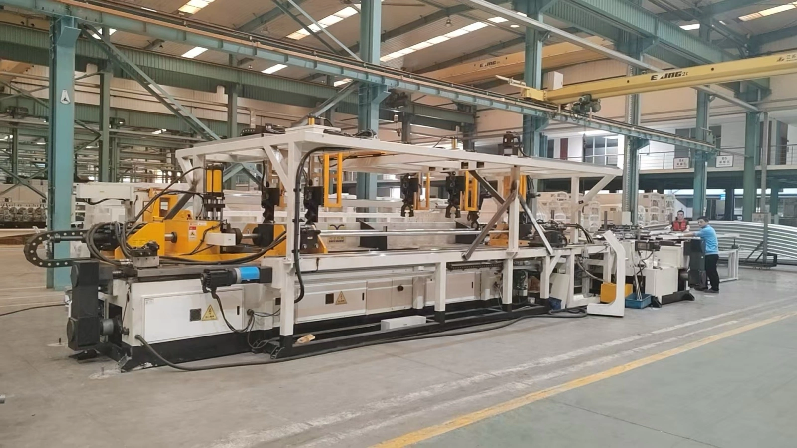 ROLLING PUNCHING AND SHRINKING PRODUCTION LINE