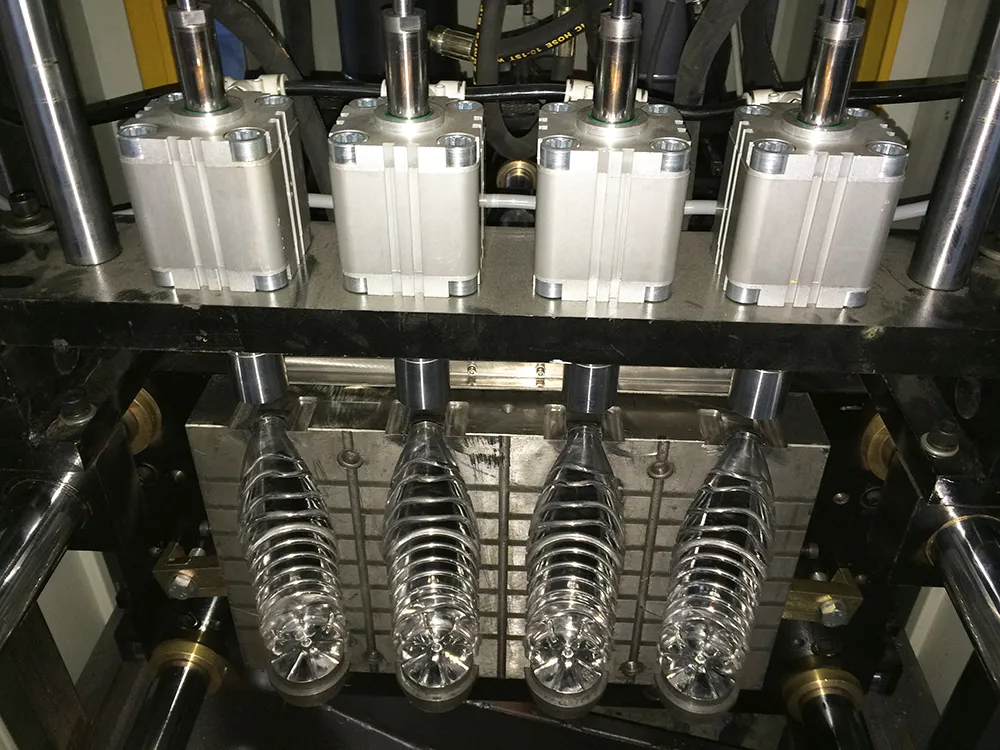 4 cavity pet bottle blowing machine