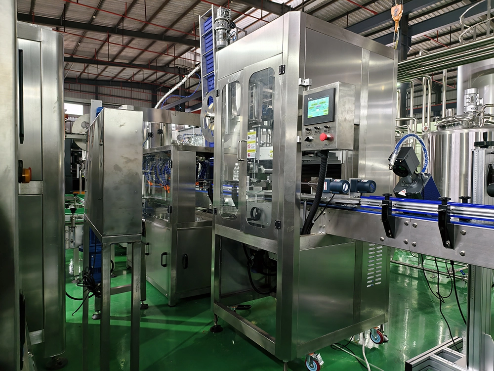 sleeve labeling machine