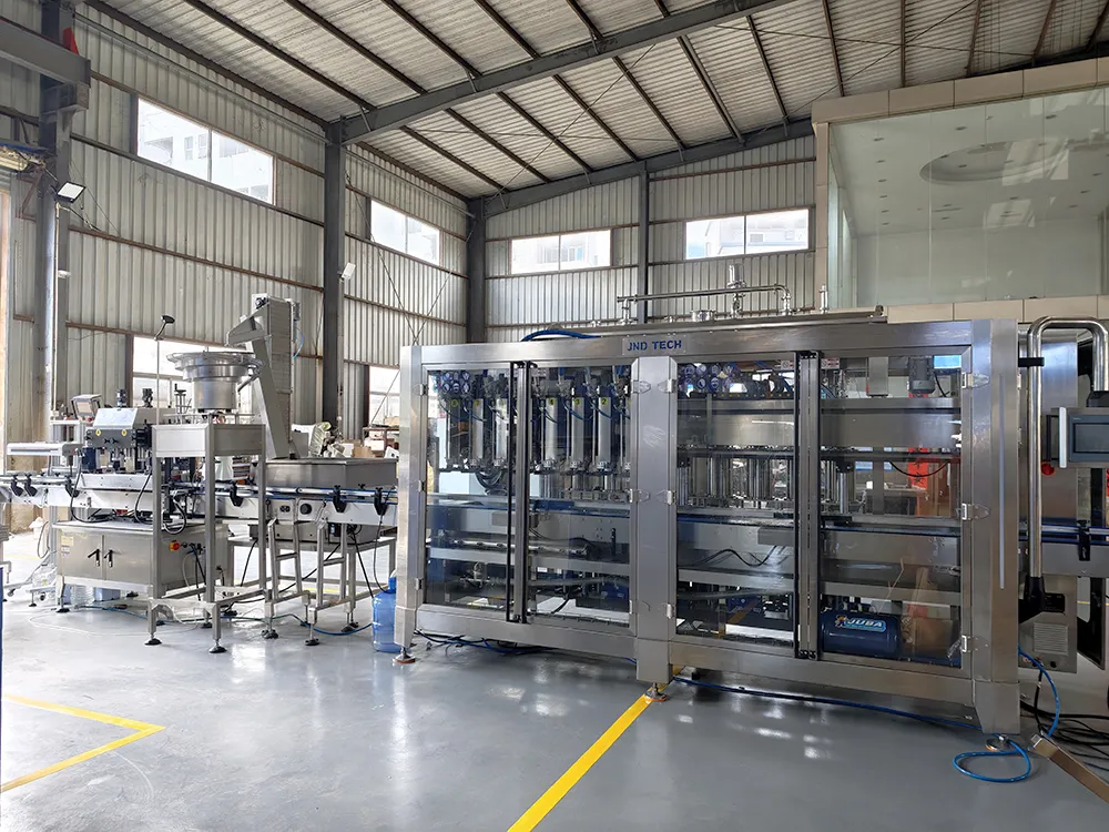 Fruit sauce filling machine