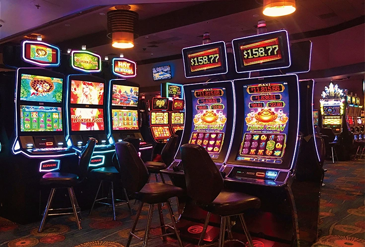 the-rise-of-curved-digital-signage-advantages-and-applications