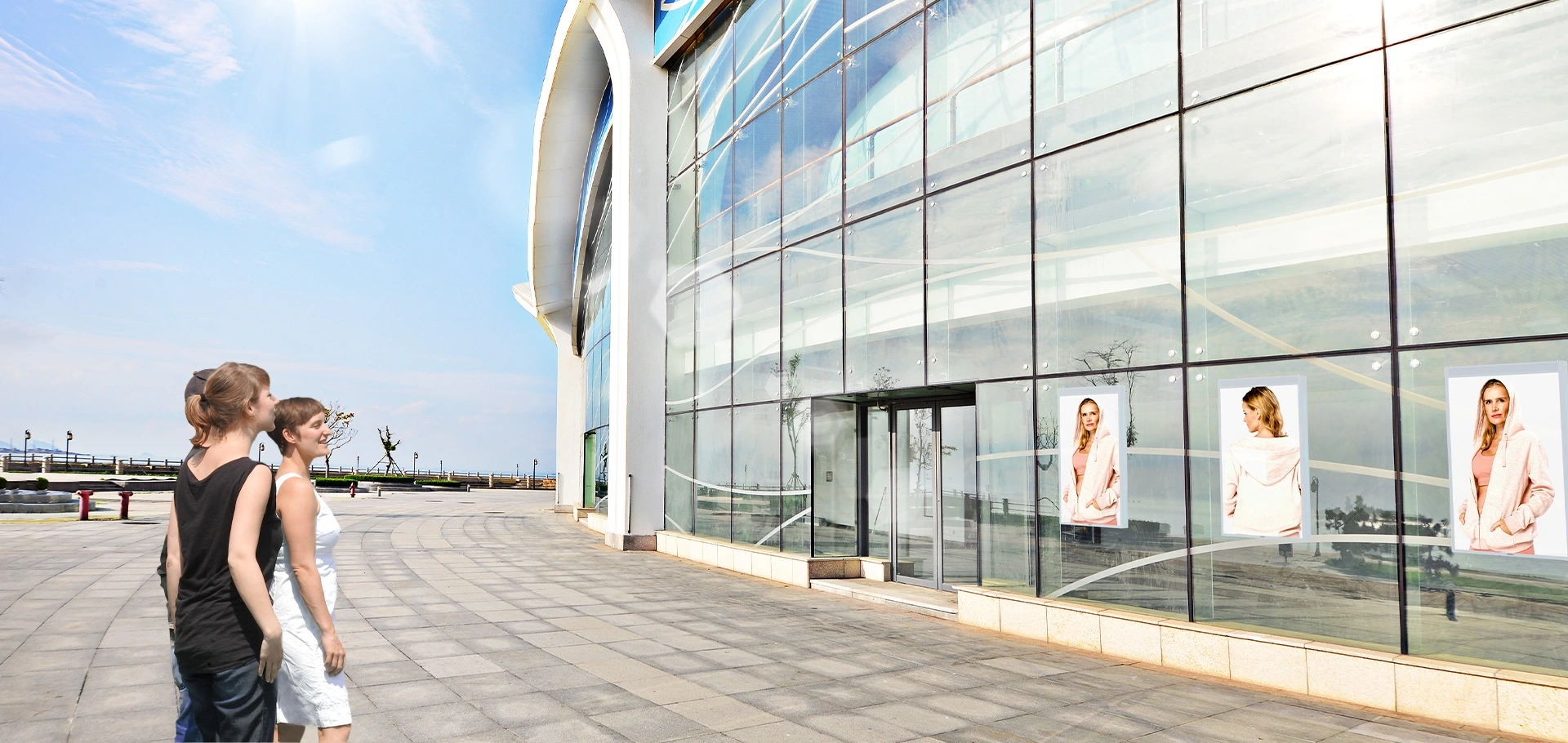 rcstars-sw-commercial-window-digital-signage-detail-2