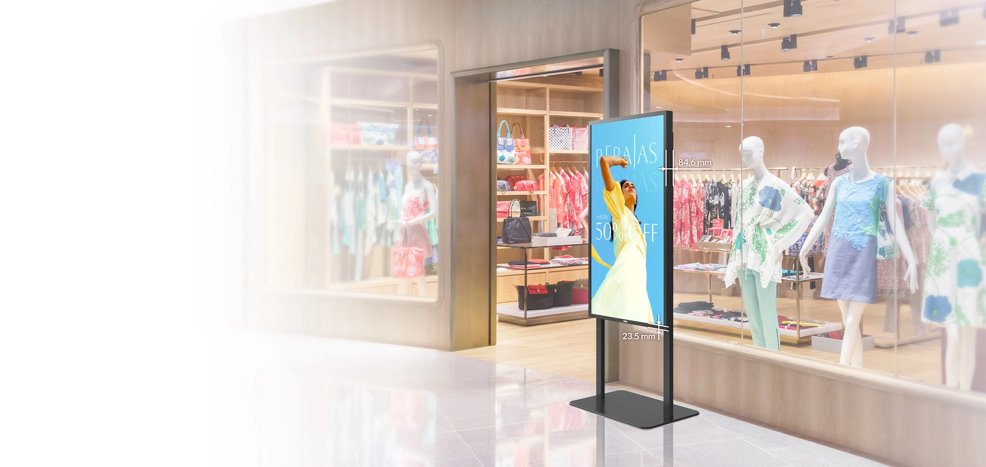 freestanding-high-brightness-digital-window-signage-05