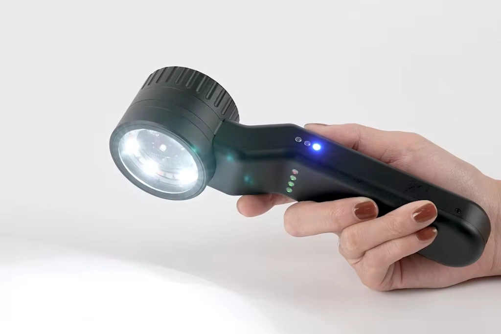 handheld and photo dermatoscope DE-4100