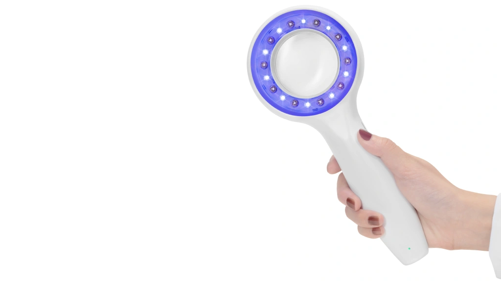 IBOOLO Woods Lamp Examination