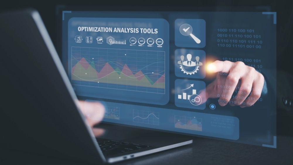 Marketer,Pointing,To,Graph,And,Showing,Seo,Concept,,Optimization,Analysis