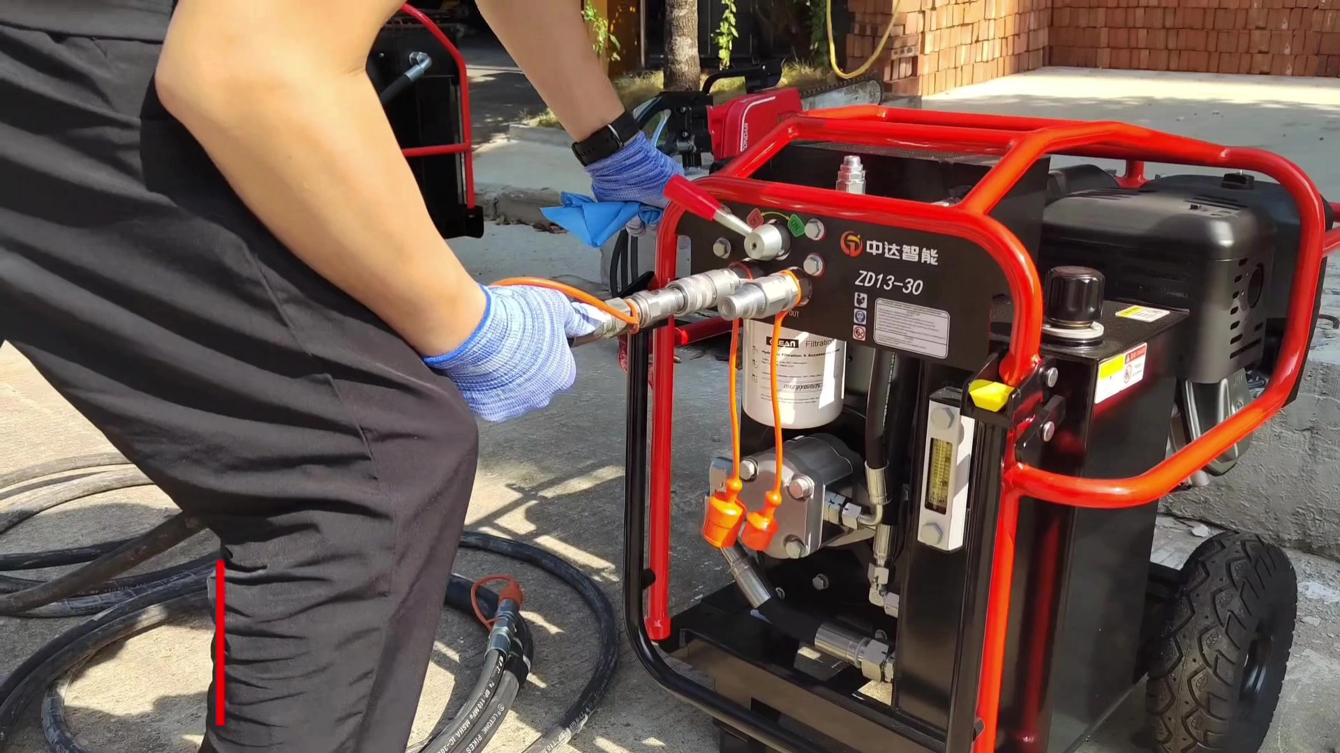 connect hoses to ZONDAR HPUs