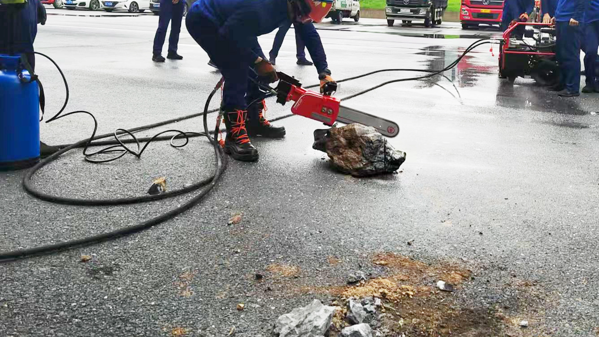 ZONDAR Hydraulic chainsaw for stone cutting